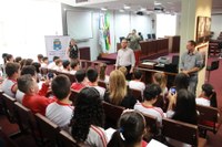 Alunos da Escola Santa Helena visitam a Câmara