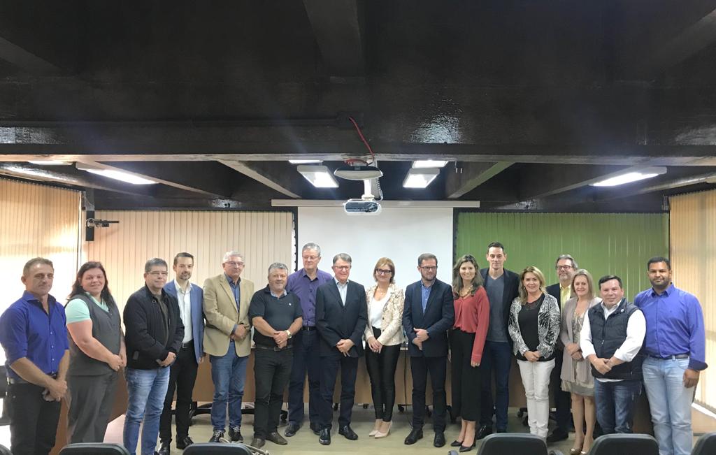 Câmara Bento participa de reunião do Parlamento Regional