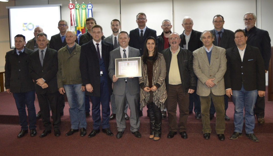 Câmara outorga Portaria de Louvor e Agradecimento à CDL de Bento Gonçalves