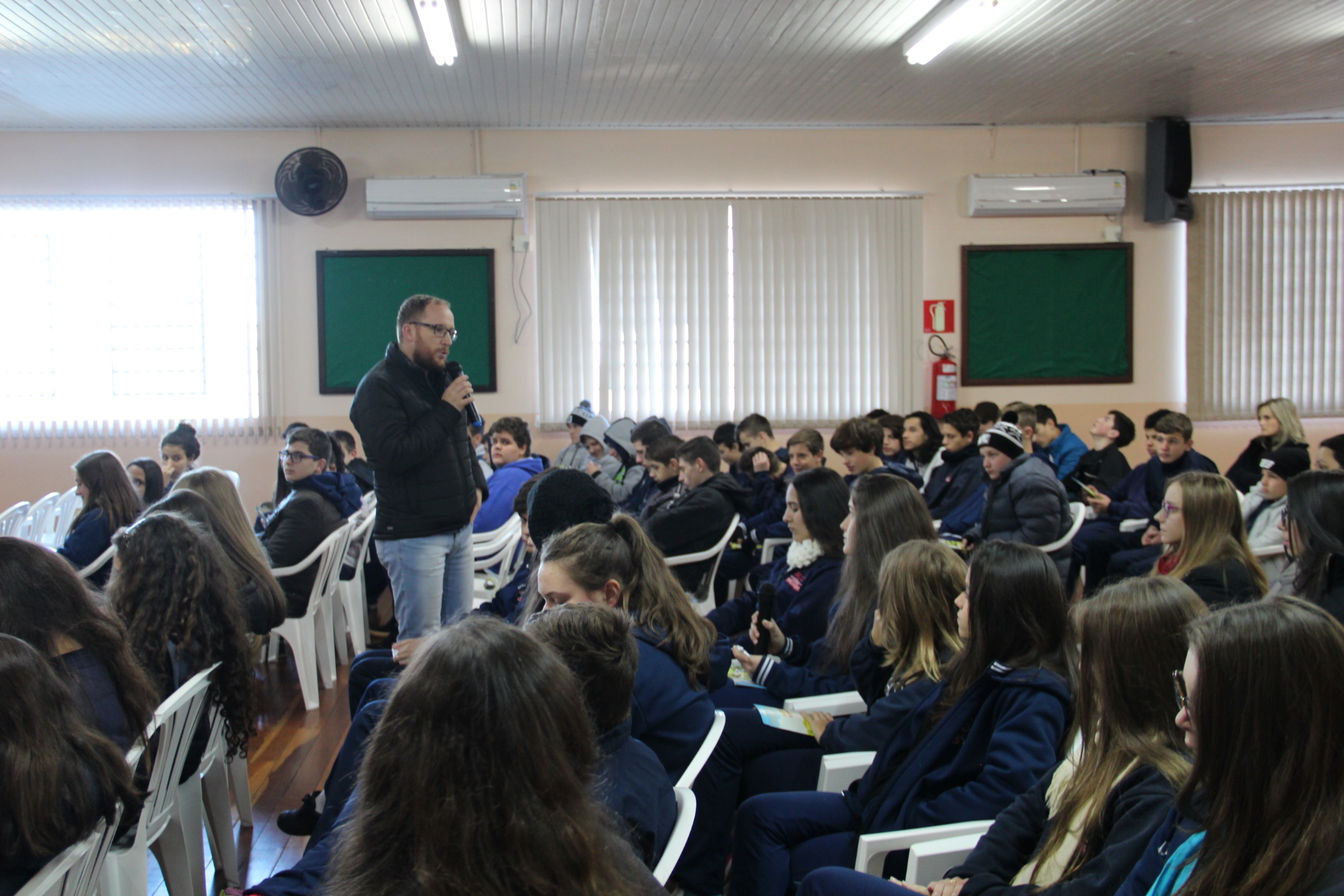 Câmara realiza bate-papo com estudantes