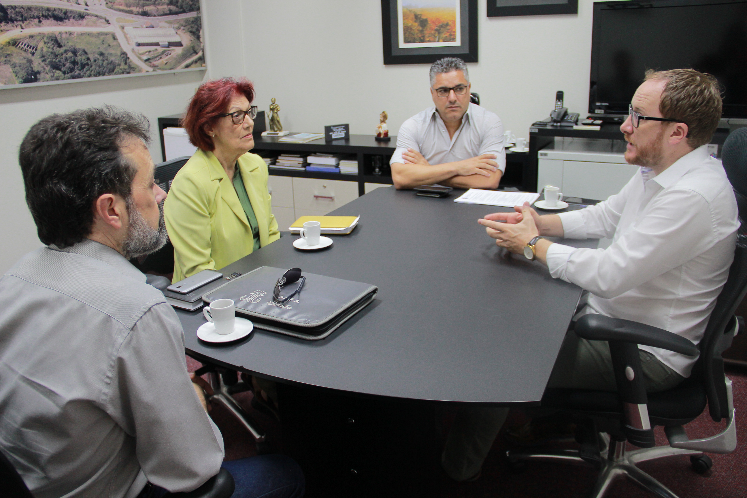 Câmara recebe diretoria do Lar do Ancião