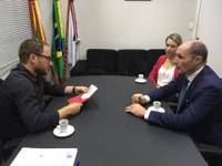 Câmara recebe representantes da Feira Internacional do Vinho