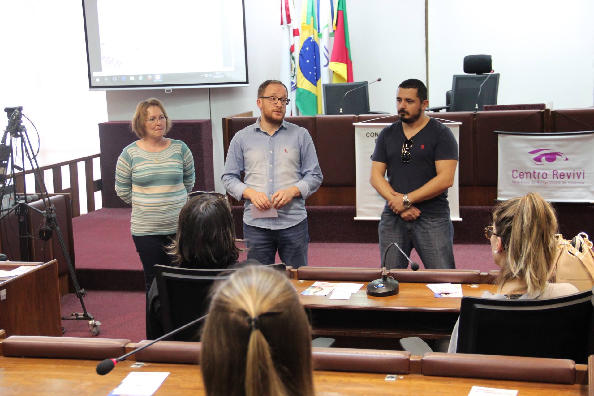 Casa sedia debate sobre violência contra a mulher