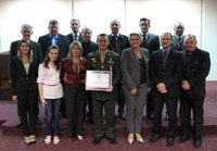 Comandante do 6º BCOM é homenageado no Legislativo