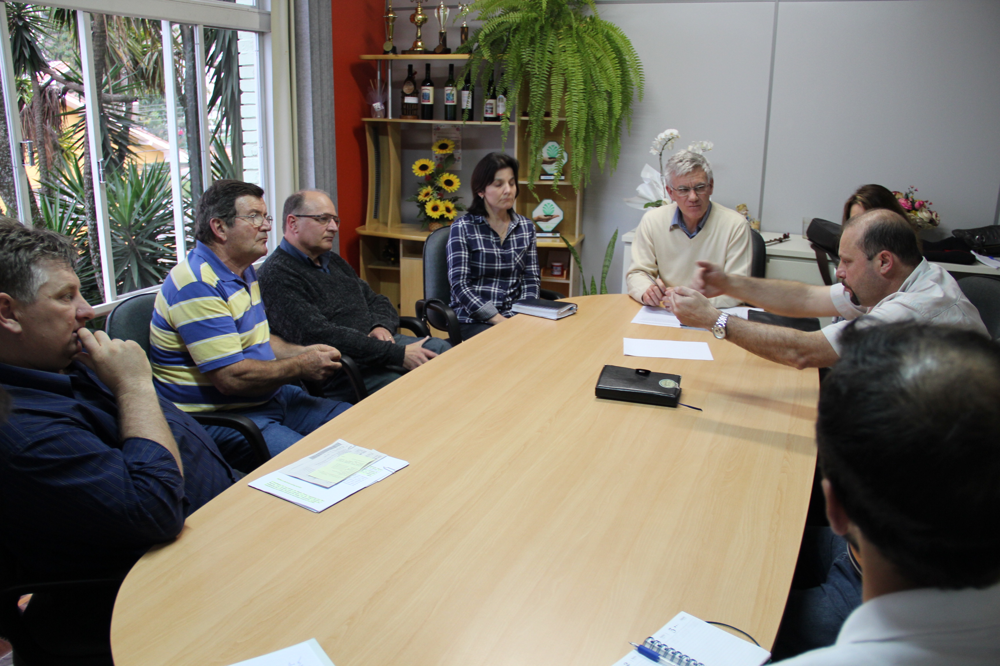 Comissão de Agricultura, Pecuária e Vitivinicultura se reúne com feirantes