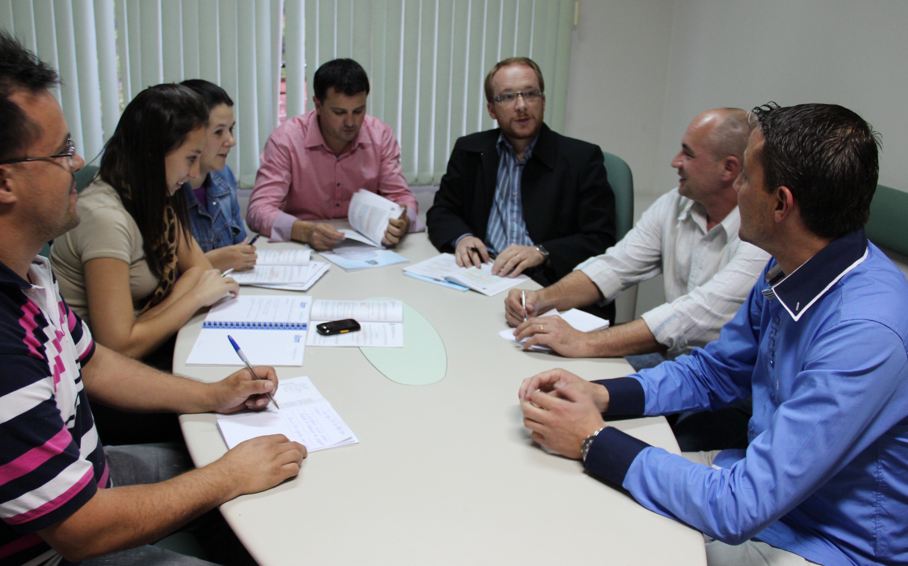 Comissão Especial para revisão do Regimento Interno inicia os trabalhos