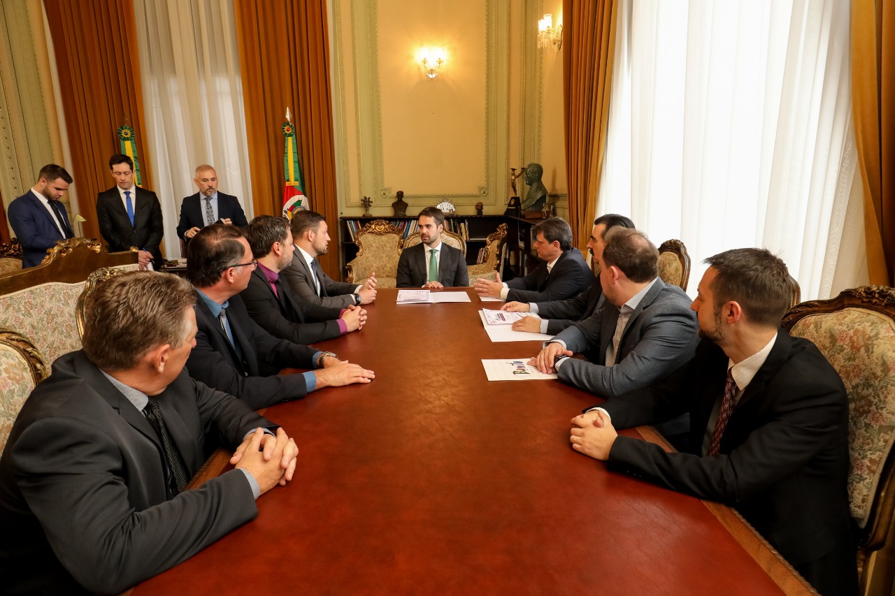 Legislativo participa de audiência com governador do Estado